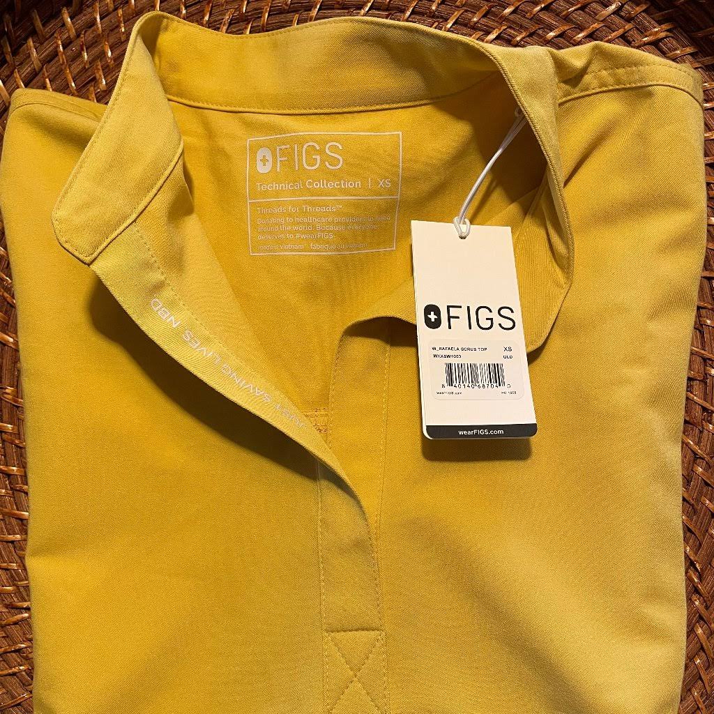 Gold XS Scrub Top J537