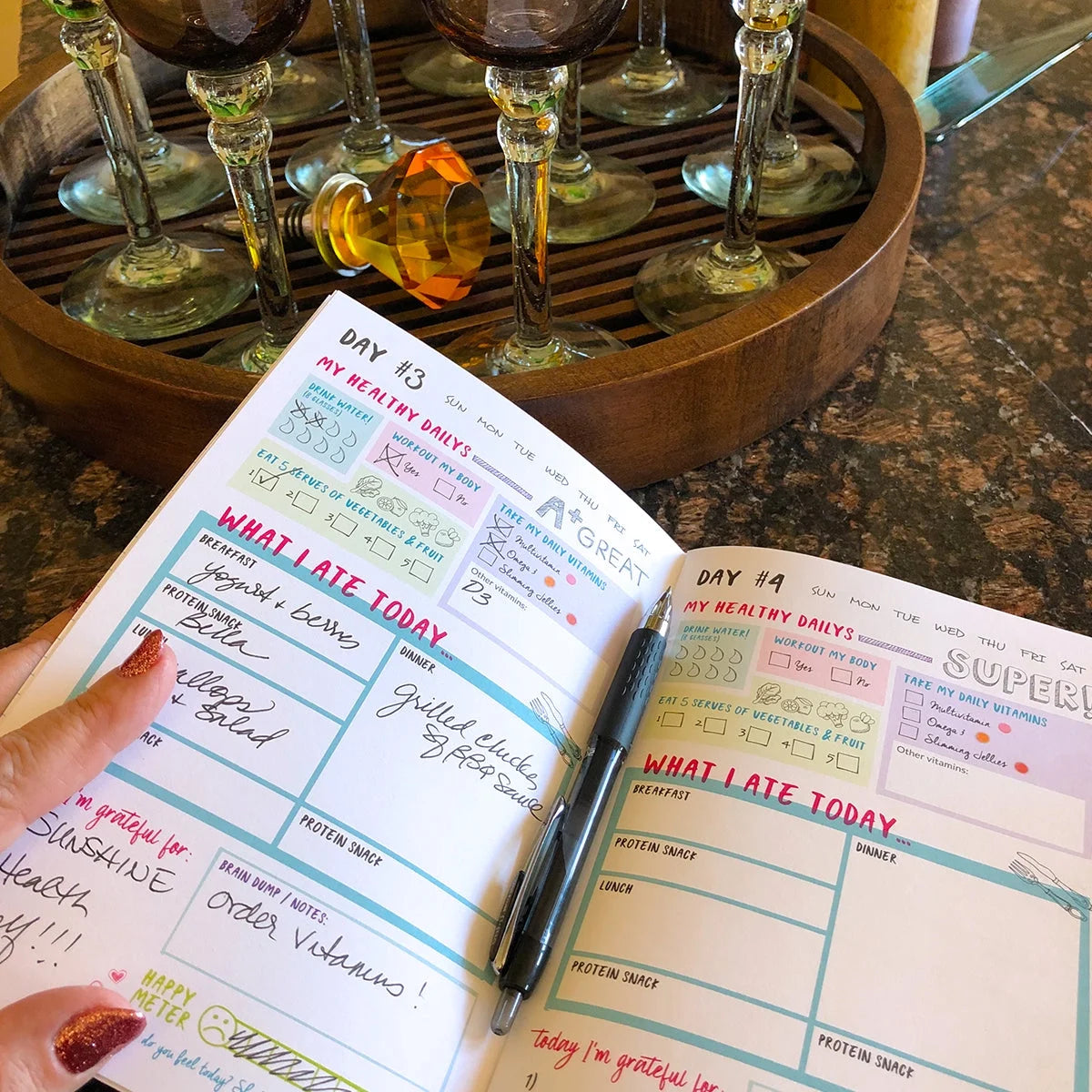 Diet Plan & Daily Food Tracker Q175