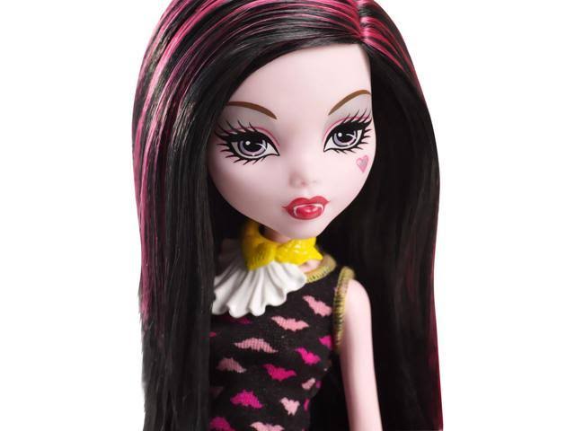 Beast Bites Cafe Draculaura Doll u0026 Playset E814718