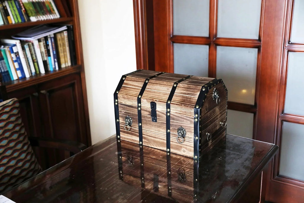 Large Wooden Lockable Trunk with Lion Rings V581104