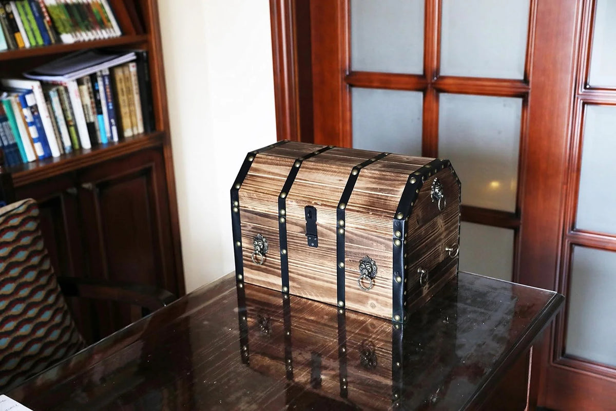 Large Wooden Lockable Trunk with Lion Rings V581104