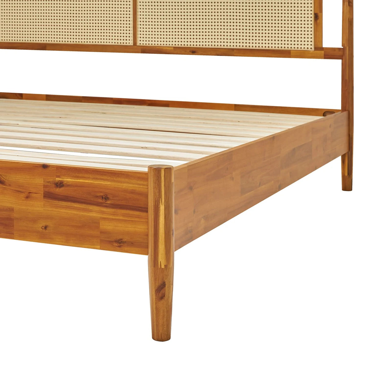 47" Queen Platform Bed Frame with Rattan Headboard G73008