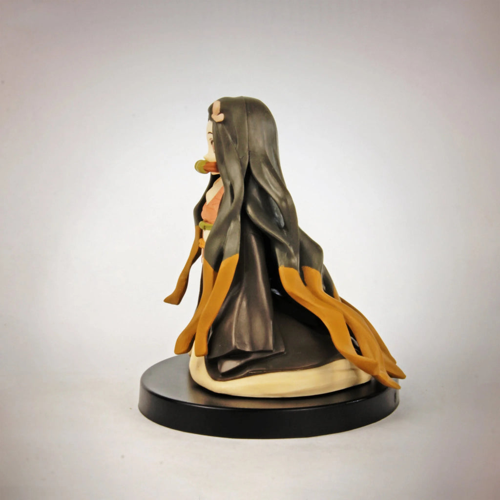 4 in Collectible Figure Q14502